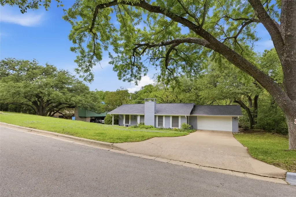 5902 Highland Pass, Austin