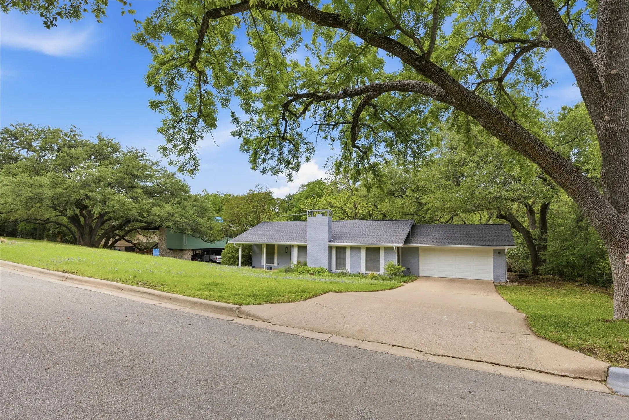 Photo of Listing #9587445