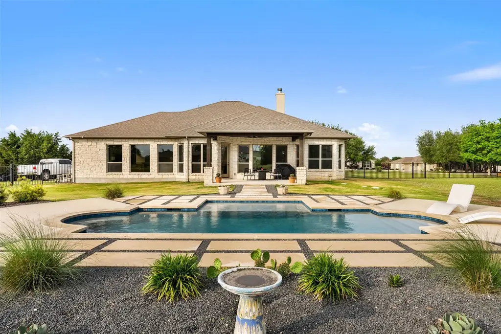 108 Buffalo Speedway, Liberty Hill