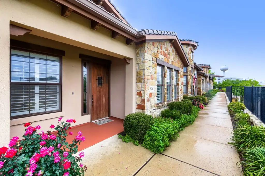 105 Lucia Circle 1, Lakeway