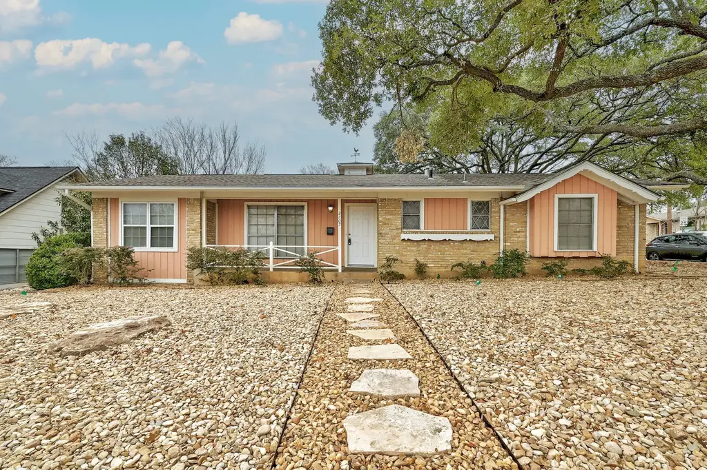 2707 East Side Drive, Austin