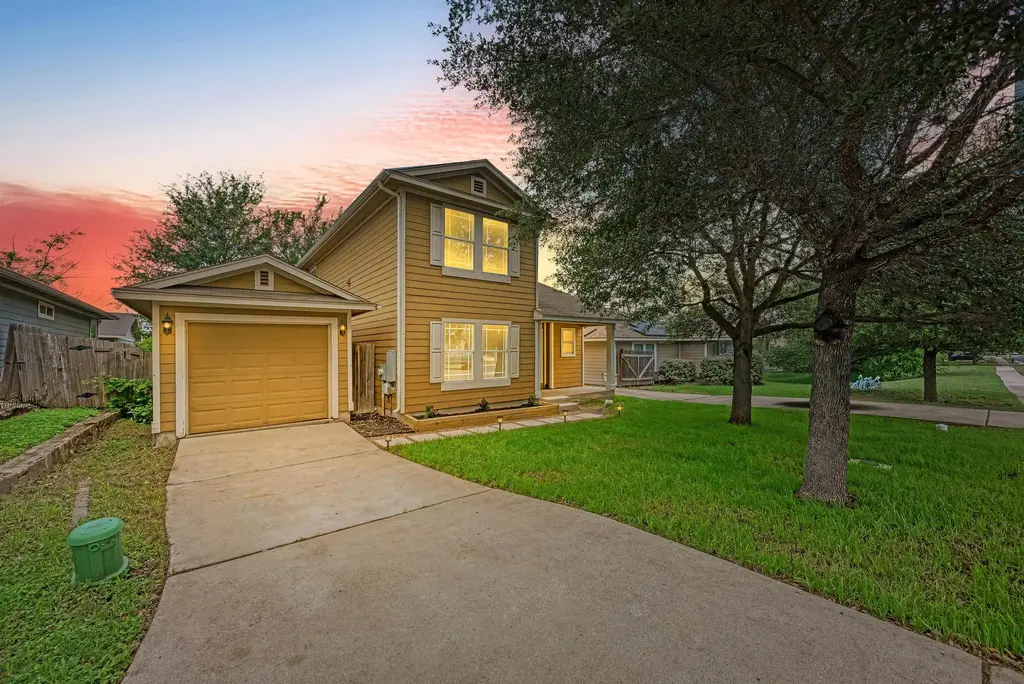 18108 Belfry Pass, Manor