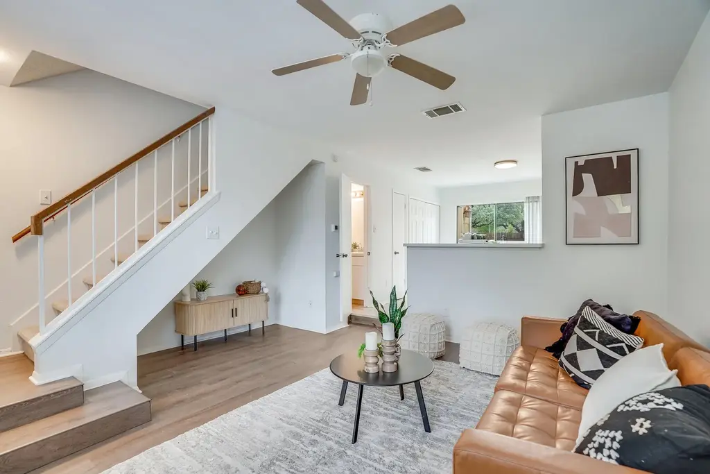 11901 Swearingen Drive 37, Austin