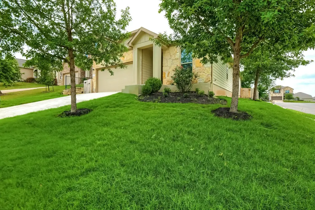 10001 Pinnacle Crest Loop, Austin