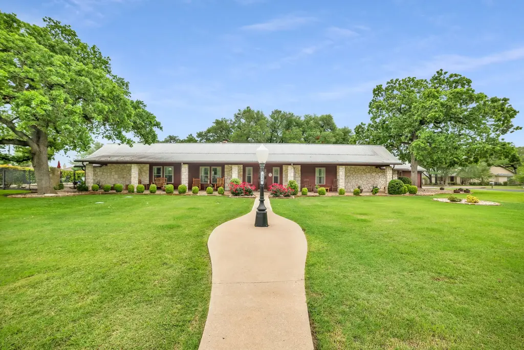 236 Olde Oak Drive, Georgetown