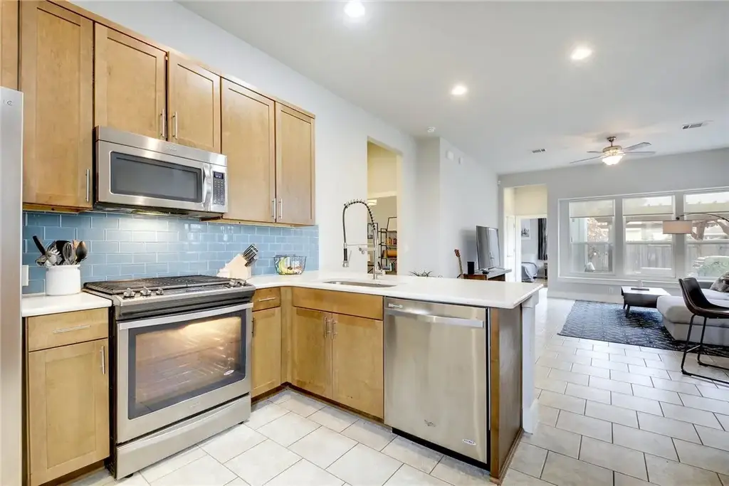 5400 Daimler Drive, Austin