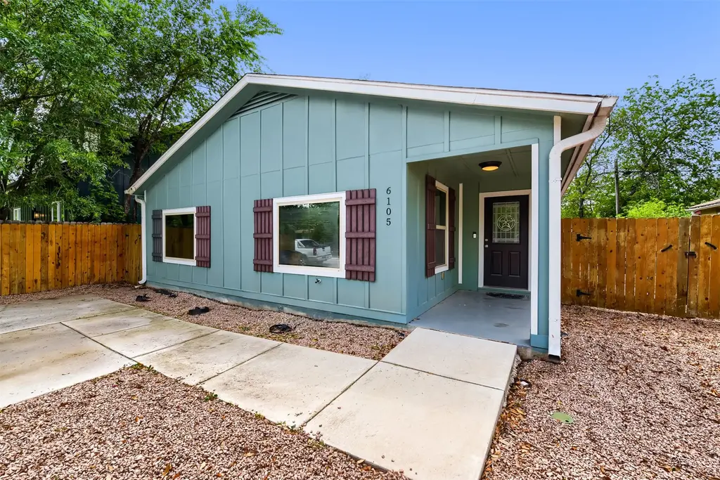 6105 Palm Circle, Austin