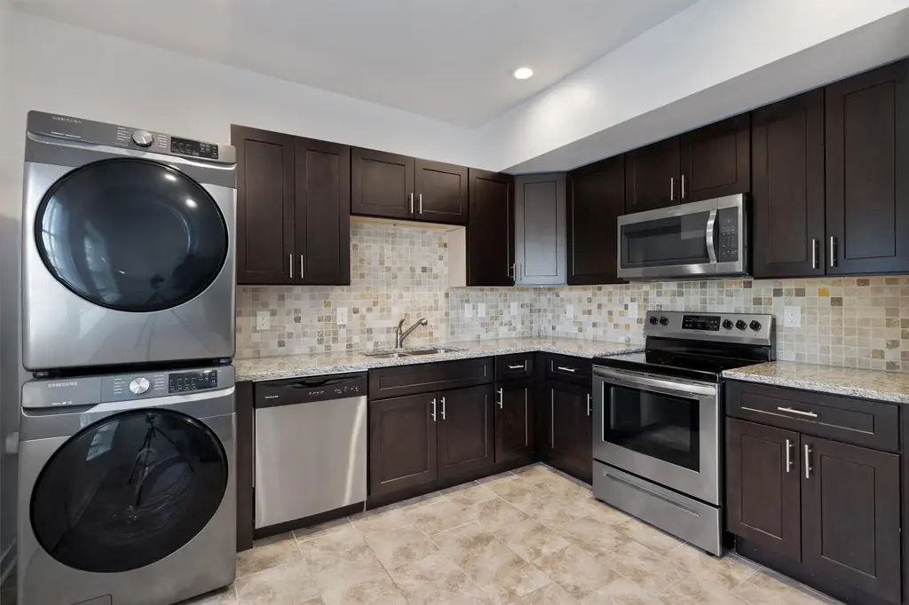 6211 Manor Road 129, Austin