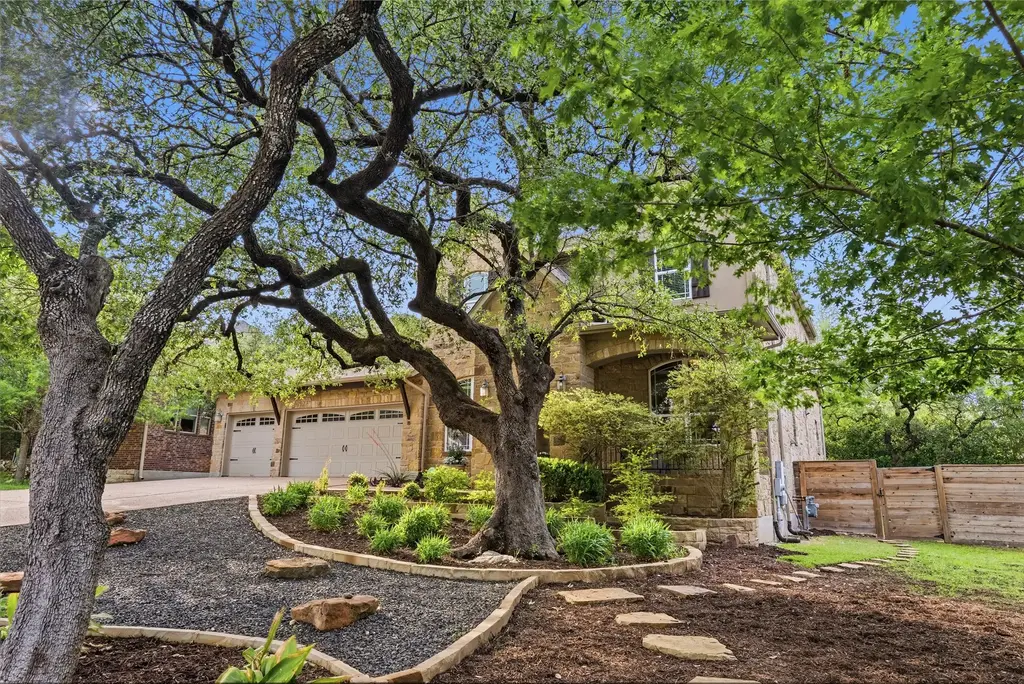 7013 Mitra Drive, Austin