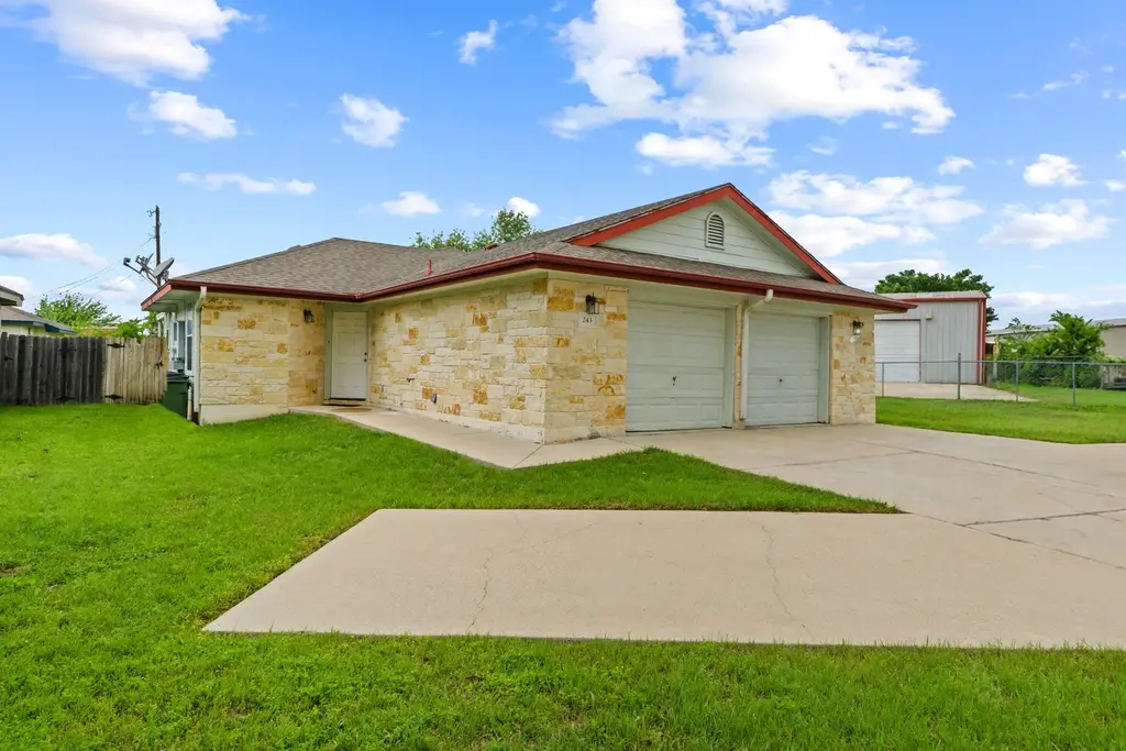 243-245 Marvin Cove, Hutto