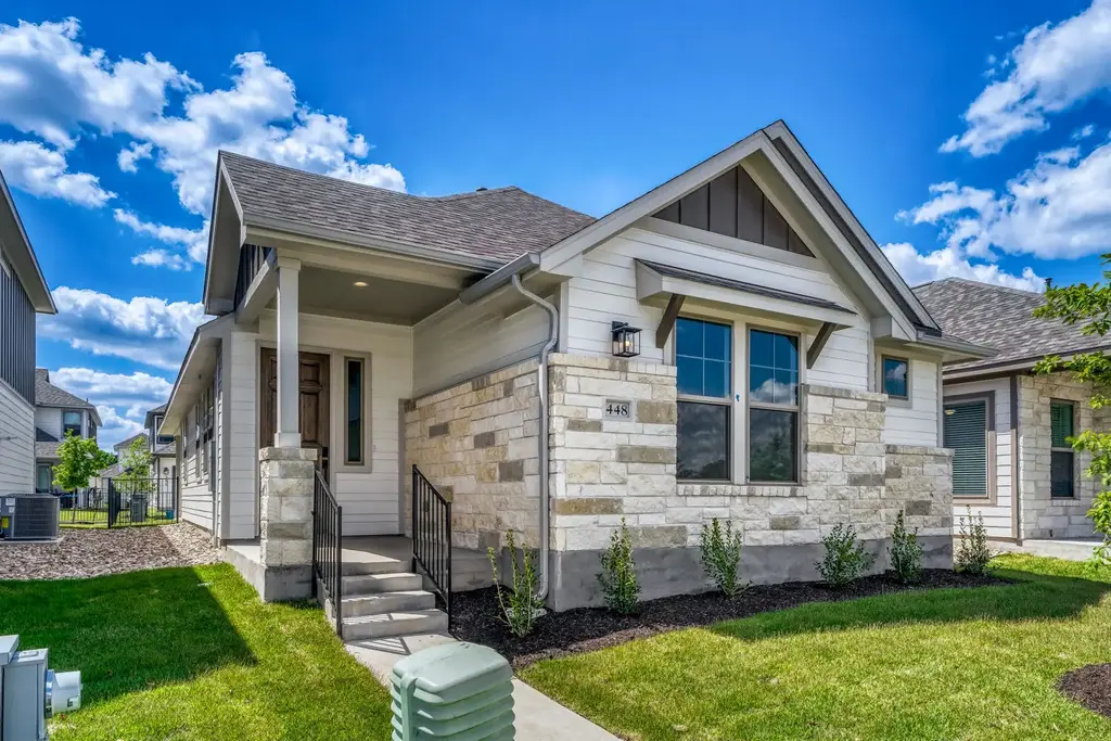 448 Burlington Drive, Buda