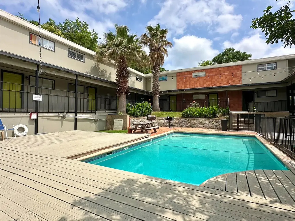 1204 N Lbj Drive 222, San Marcos