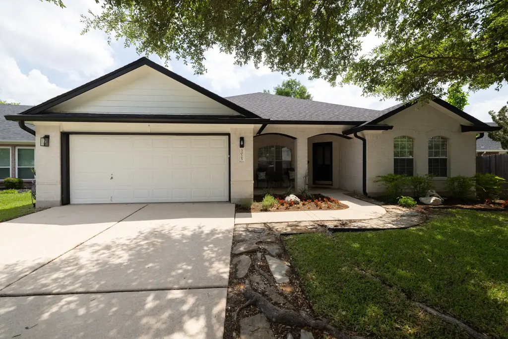 3025 Plantation Drive, Round Rock