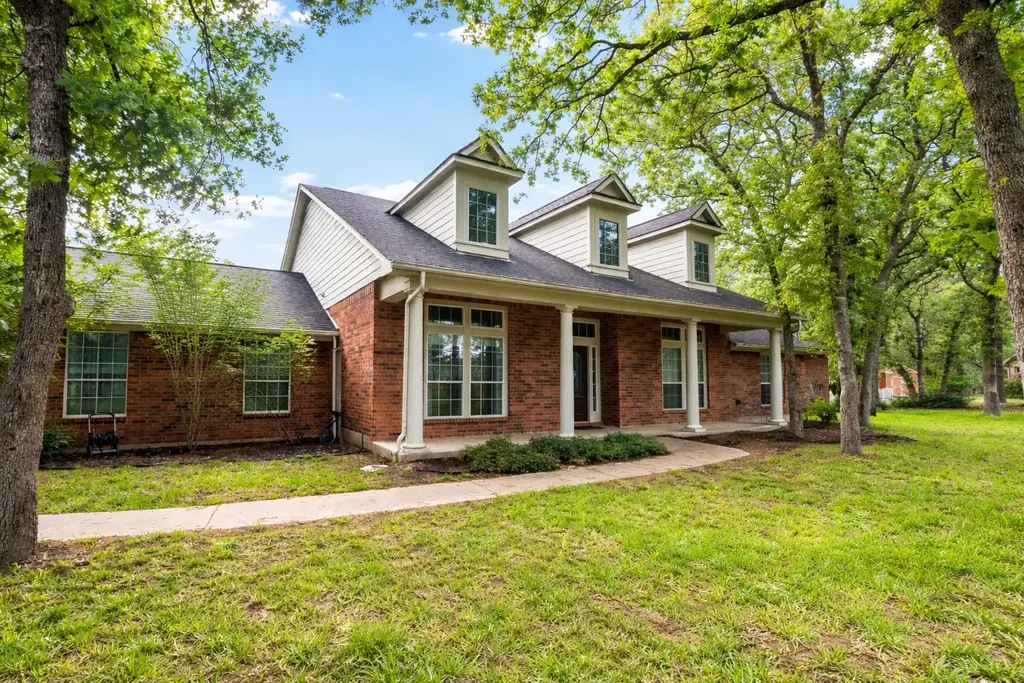 120 Juniper Trail, Elgin