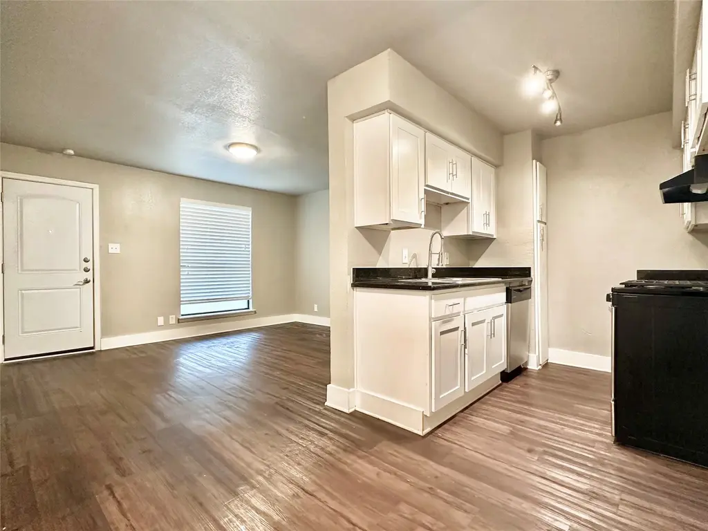 4316 Bull Creek Road 111, Austin