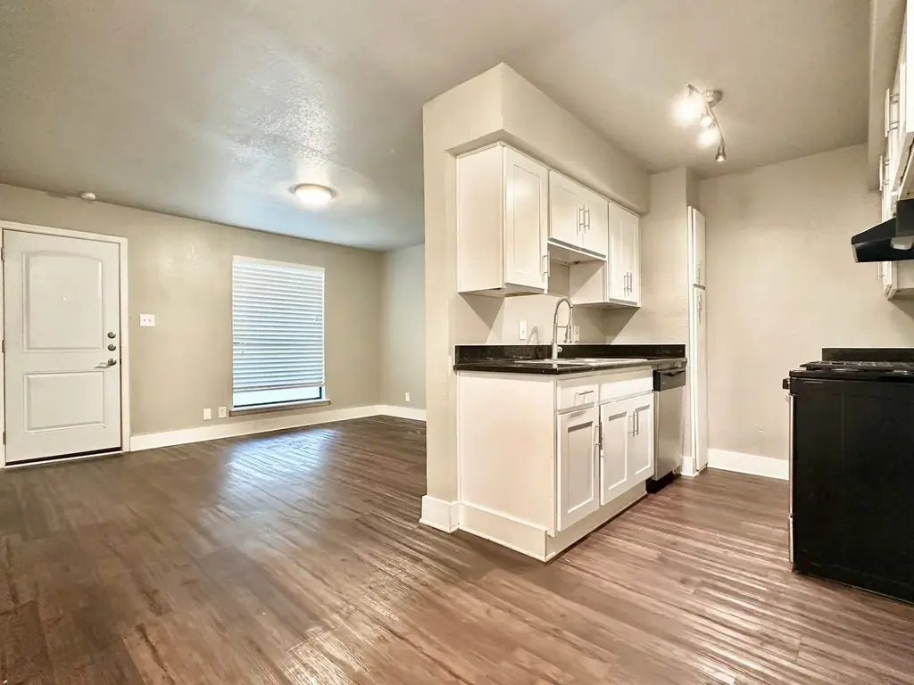 4316 Bull Creek Road 107, Austin