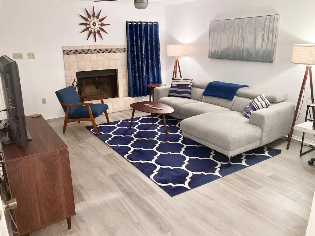 8400 Jamestown Drive 212, Austin
