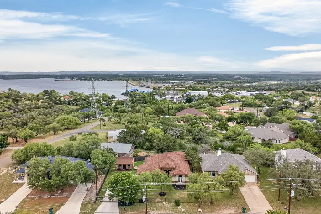 212 Knights Row Row, Cottonwood Shores