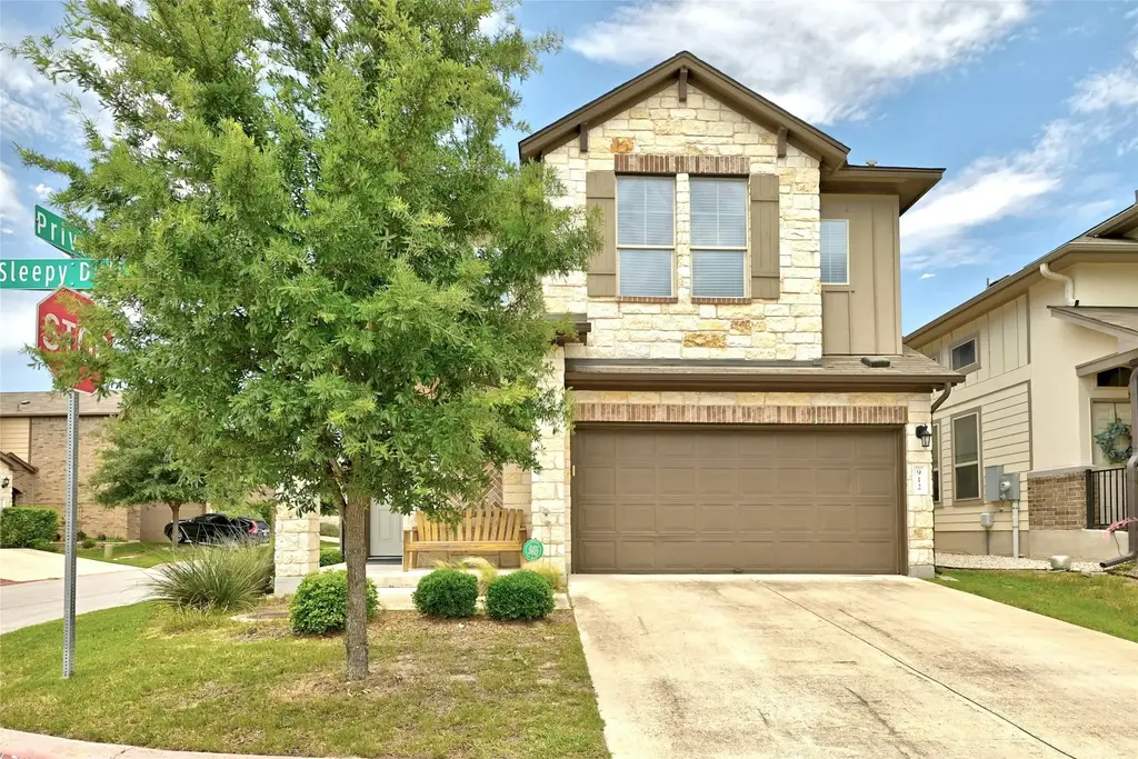 912 Sleepy Dell Lane, Austin