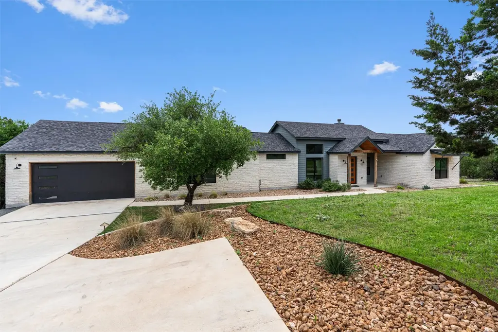 17621 Hunters Hollow, Jonestown