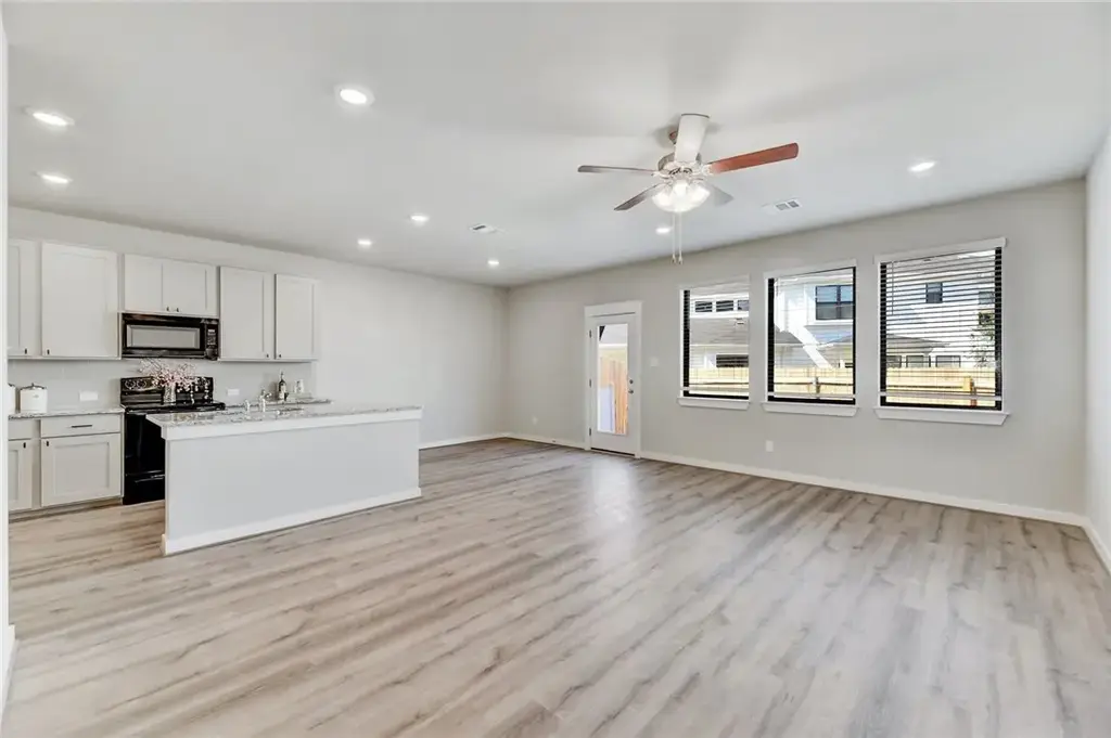 252-b Fieldwood Drive, Buda