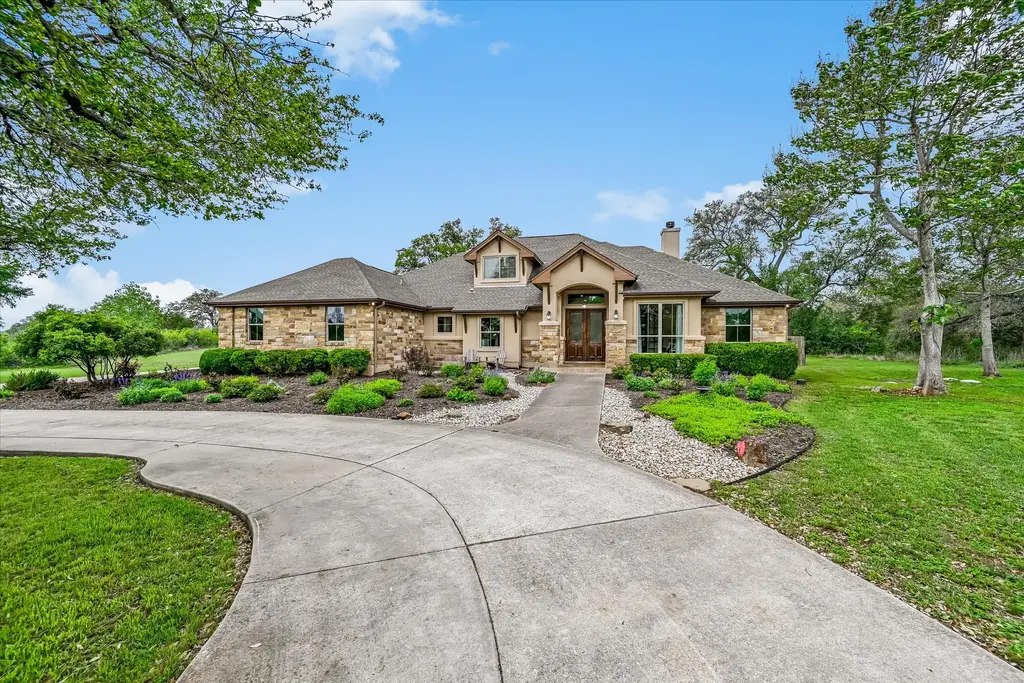 320 Ruby Ranch Road, Buda