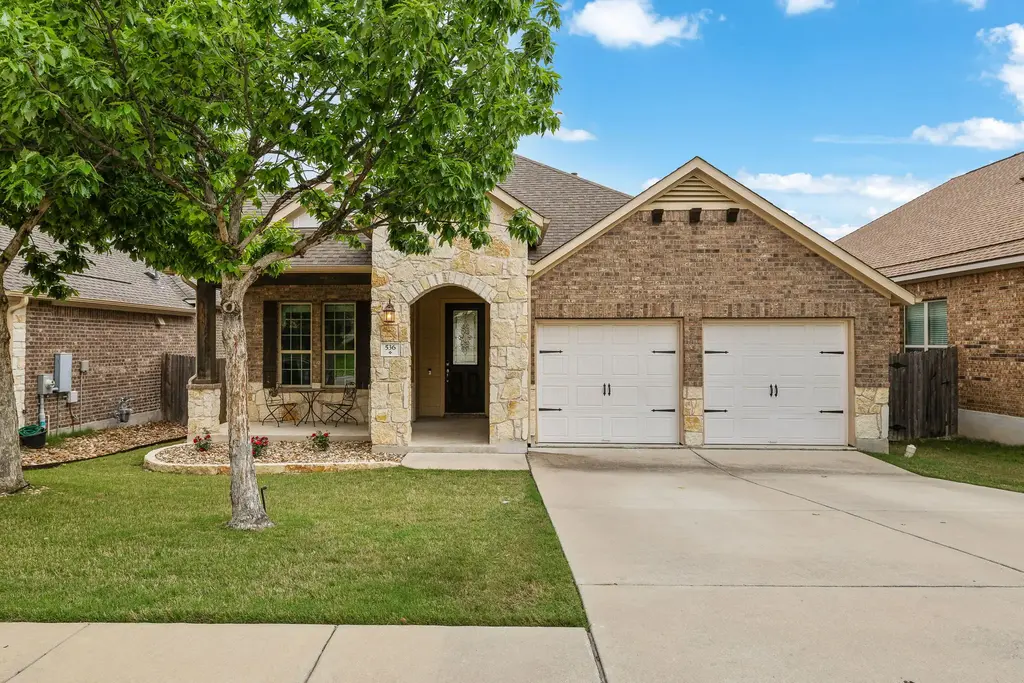 536 Peregrine Way, Leander