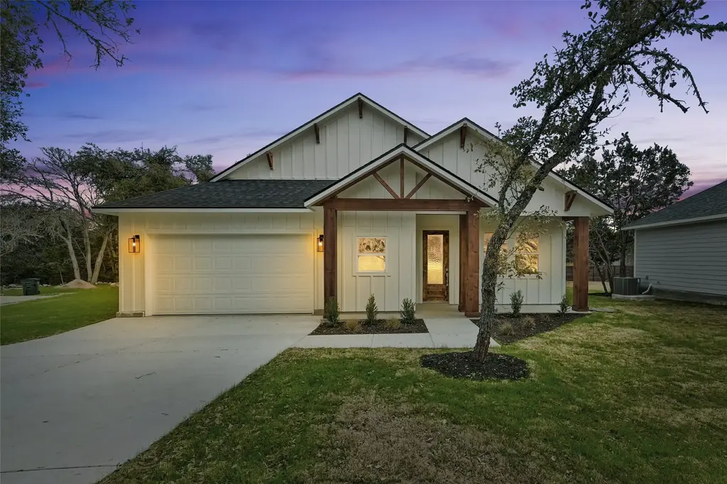 16 Rhapsody Lane, Wimberley