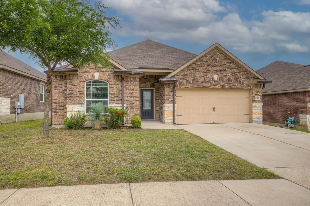 19720 Wt Gallaway Street, Manor
