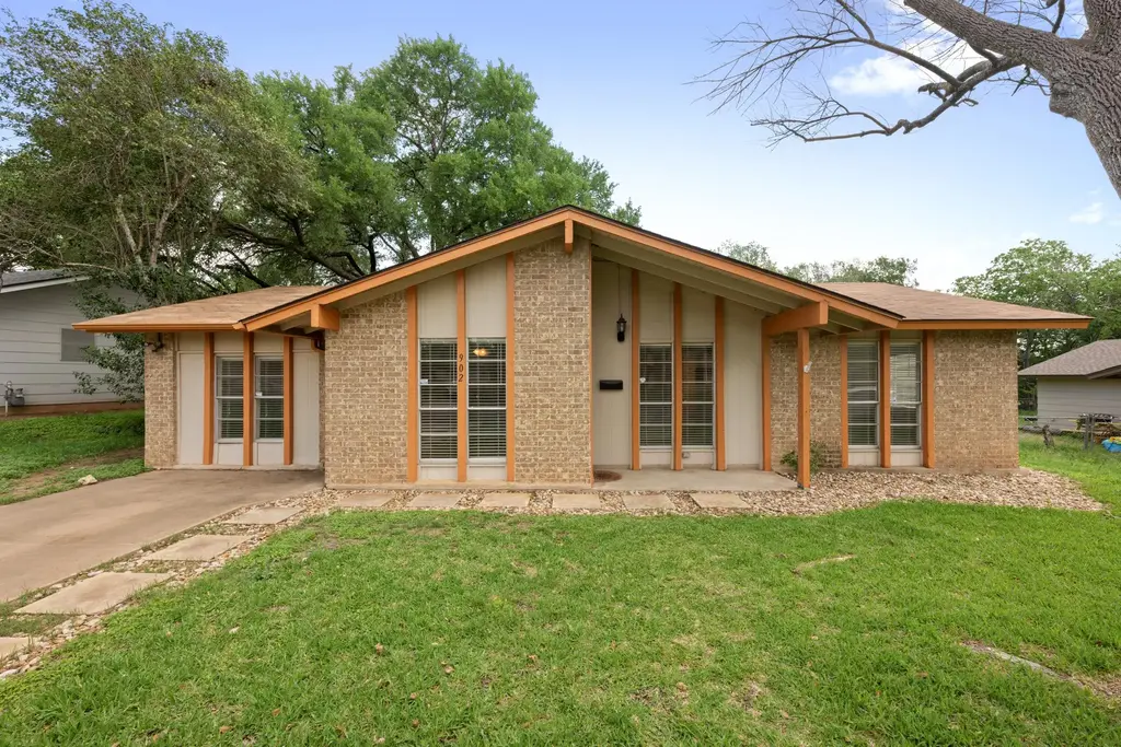 902 Emerald Wood Drive, Austin