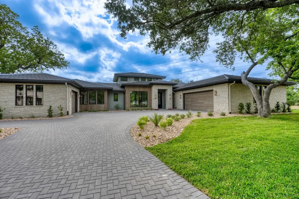 106 Edwards Circle, Horseshoe Bay