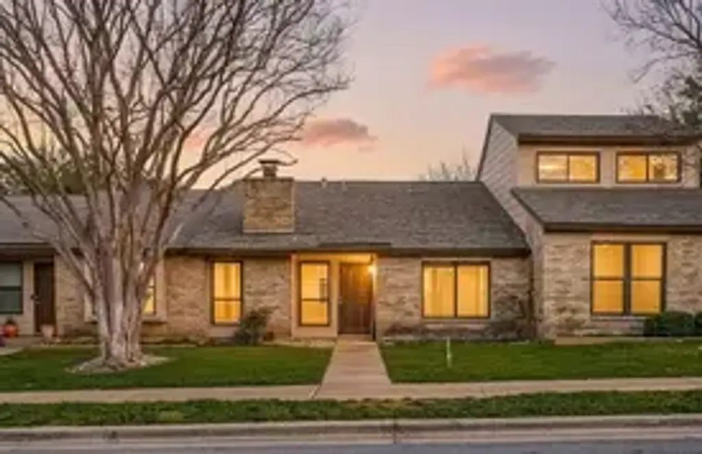 8235 Summer Side Drive, Austin