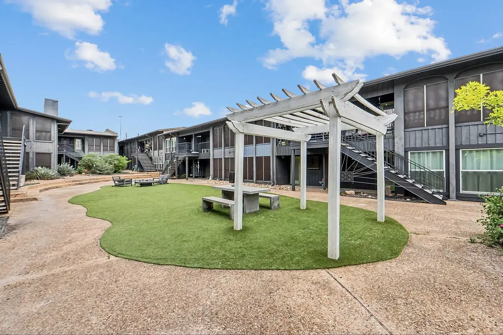 909 Reinli Street 118, Austin