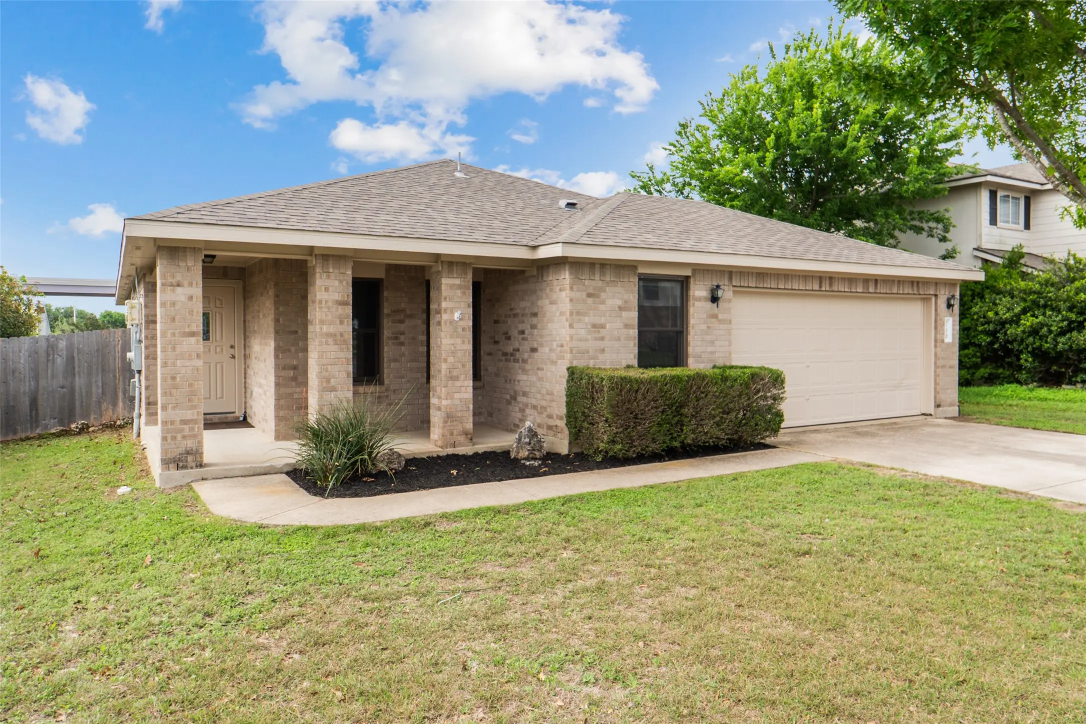 Photo of Listing #3493169