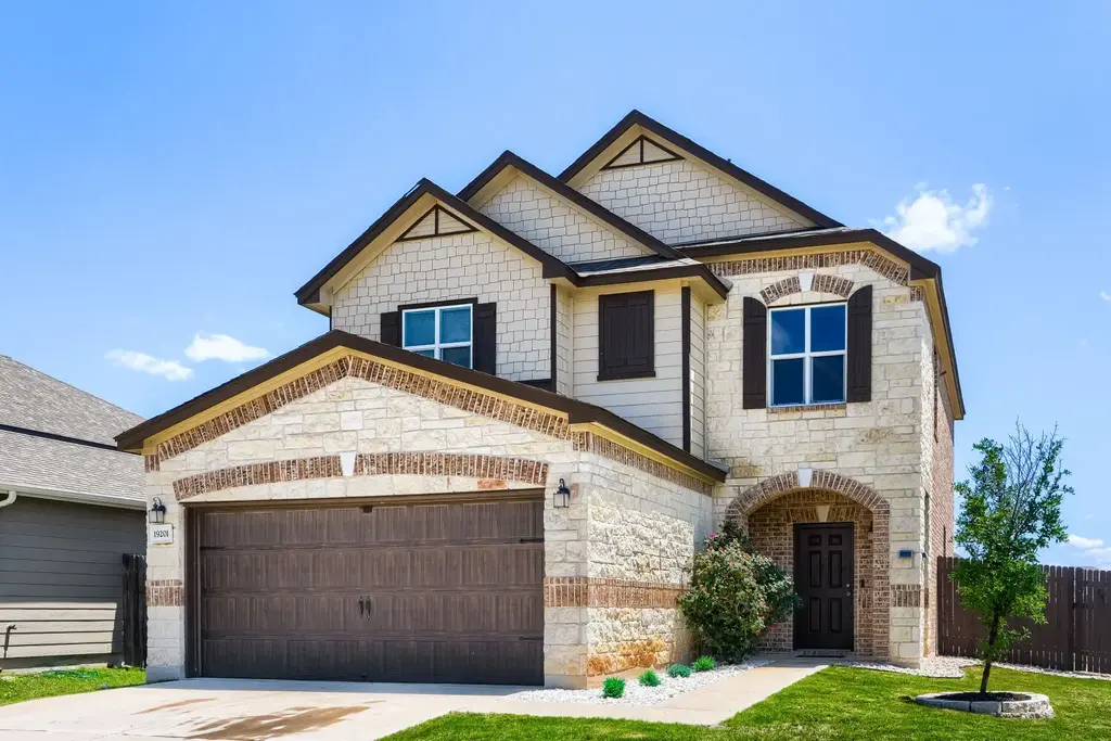 19201 James Carter Jr Street, Manor