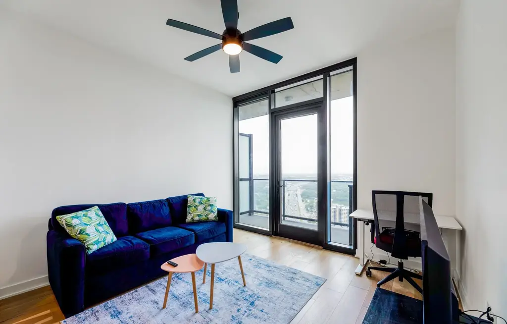 84 N East Avenue 3708, Austin