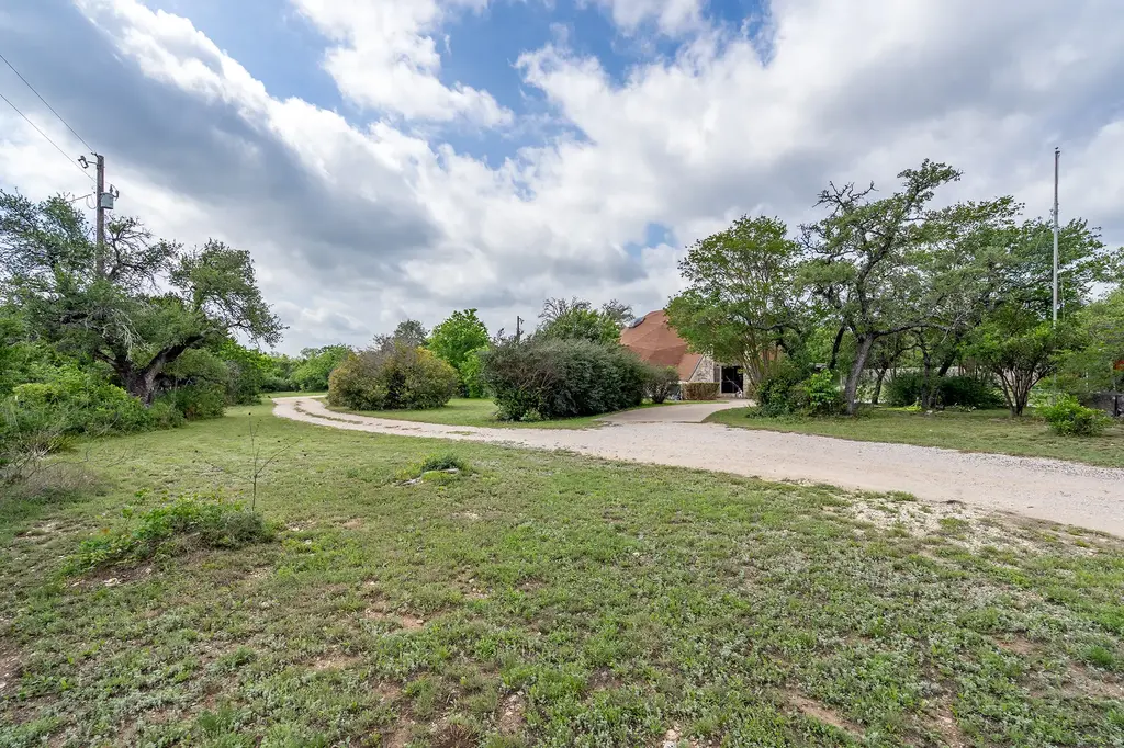 684 Indian Oaks, Liberty Hill