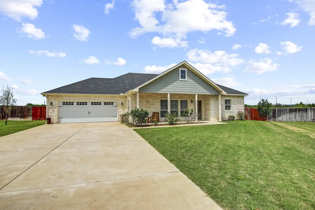 109 Les Lane, Smithville