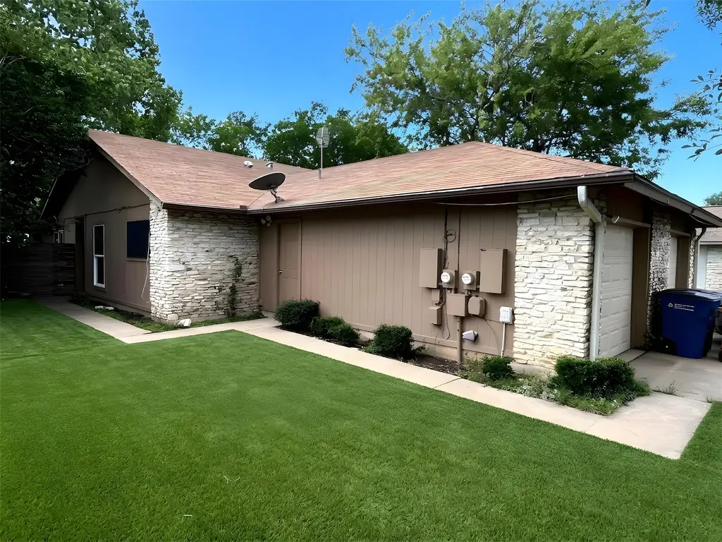 7600 Saint Amant Place A, Austin