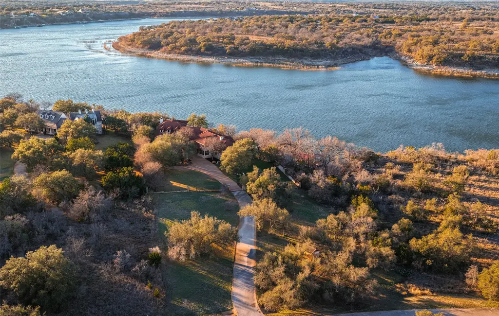 1600 Las Entradas Drive, Spicewood