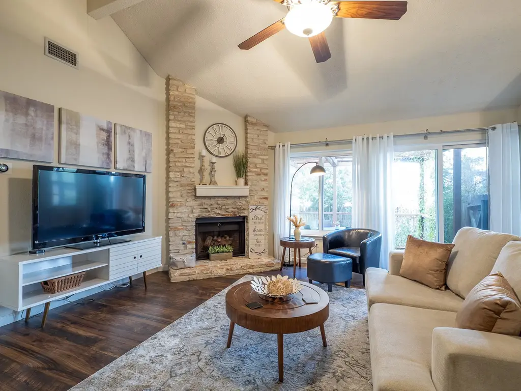 16911 Village Oak Loop, Austin