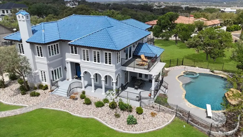 829 Kings Point Drive, Canyon Lake