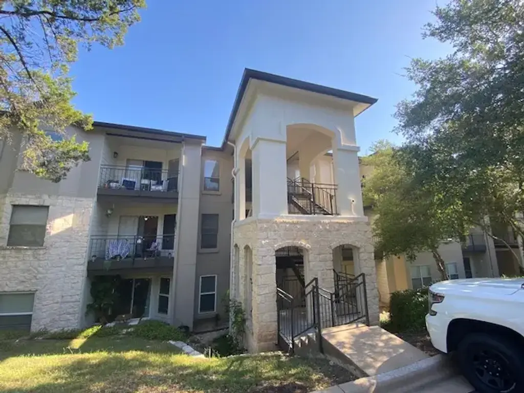 6000 Shepherd Mountain Cove 1008, Austin