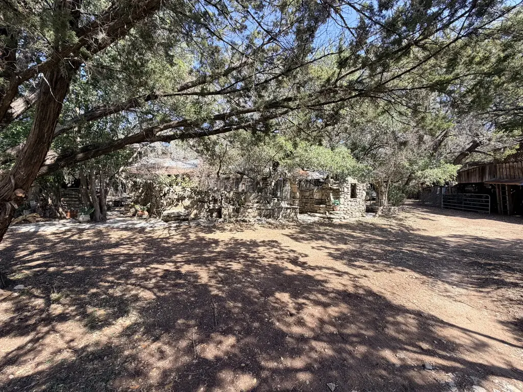 207 Hub Drive, Wimberley