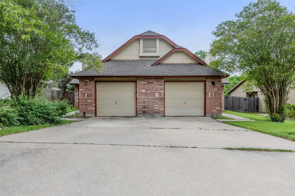 618 Rollingway Drive B, Round Rock
