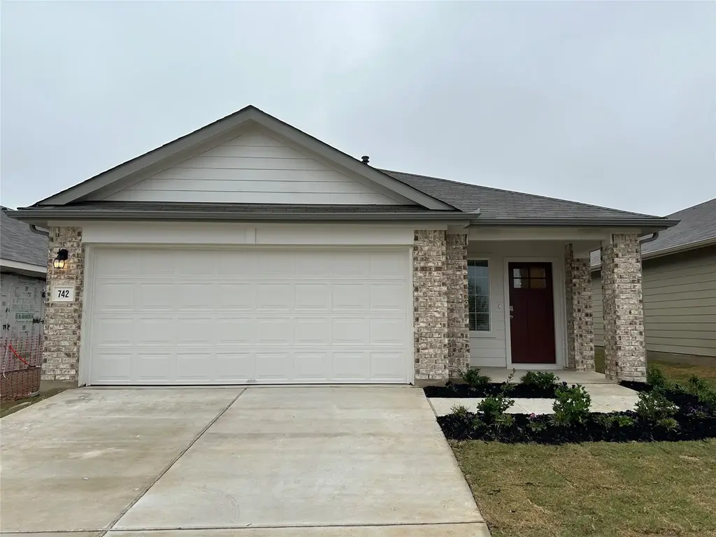 742 Globe Mallow Circle, Kyle