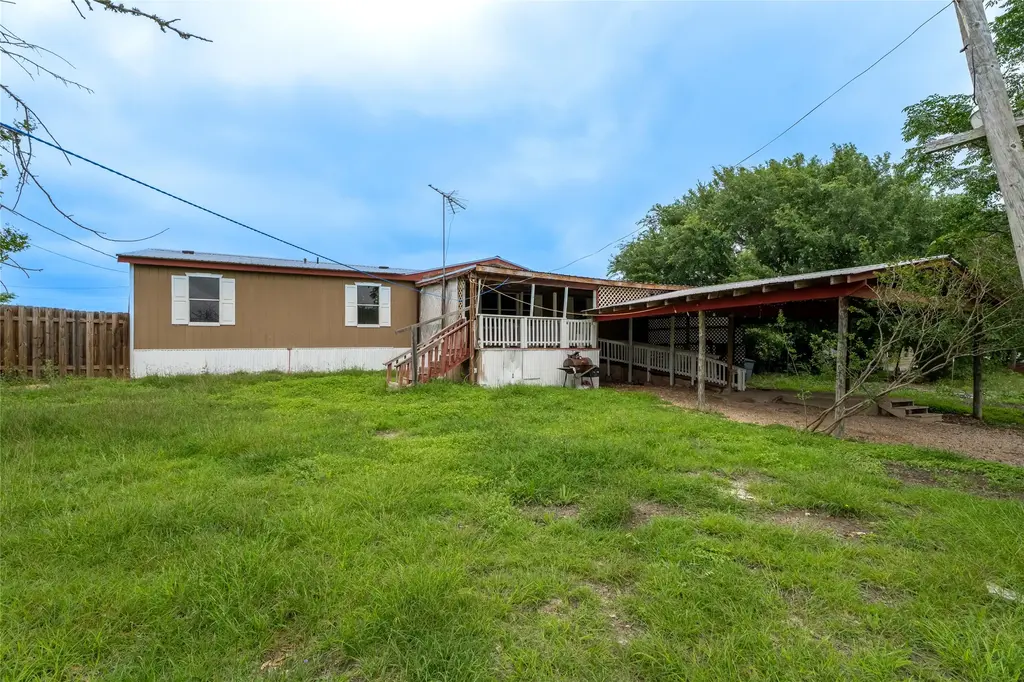 100 Cattle Bend, Kyle