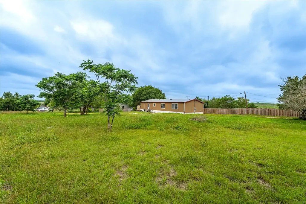 100 Cattle Bend, Kyle