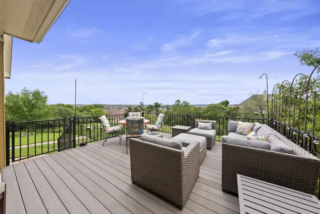 1738 Rowdy Loop 14, Leander