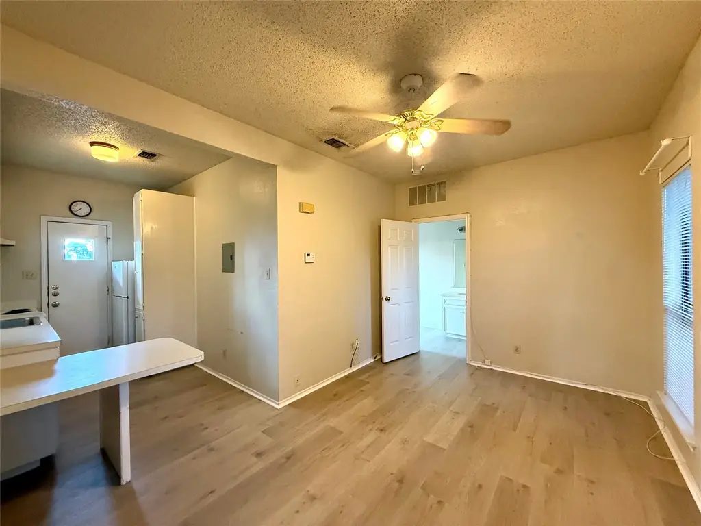 4401 Speedway 305, Austin
